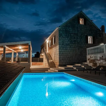 Didova Kuca, With Private Pool Near Rogoznica,sleeps 9 빌라 *