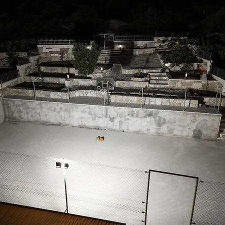 Didova Kuca, Holiday Home With Private Pool Near Rogoznica,Sleeps 9 *