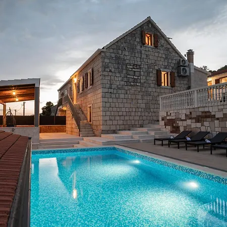 Didova Kuca, Holiday Home With Private Pool Near Rogoznica,Sleeps 9