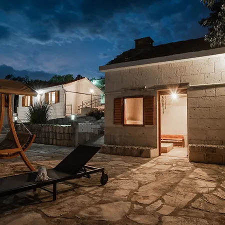 Didova Kuca, Holiday Home With Private Pool Near Rogoznica,Sleeps 9 *