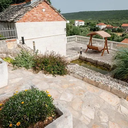 Didova Kuca, Kamena Sa Bazenom U Blizini Rogoznice Villa Podorljak