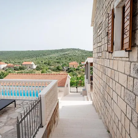 빌라 Didova Kuca, With Private Pool Near Rogoznica,sleeps 9 *