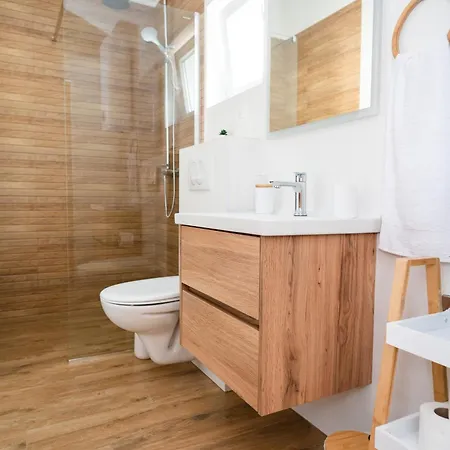 Didova Kuca, Kamena Sa Bazenom U Blizini Rogoznice Villa *