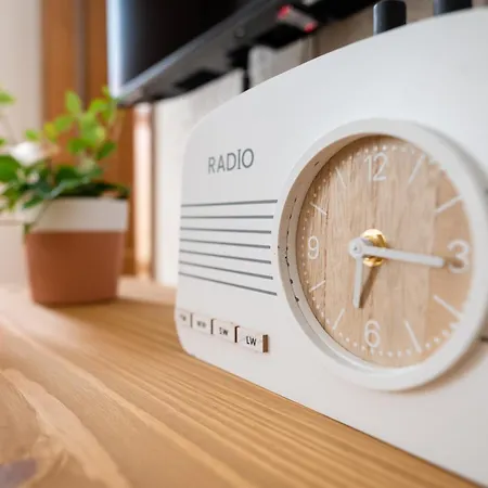 Didova Kuca, Kamena Sa Bazenom U Blizini Rogoznice