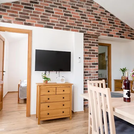 Villa Didova Kuca, With Private Pool Near Rogoznica,sleeps 9 *