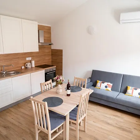 Didova Kuca, Holiday Home With Private Pool Near Rogoznica,Sleeps 9 Villa Podorljak