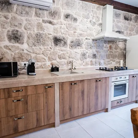 Villa Didova Kuca, Kamena Sa Bazenom U Blizini Rogoznice