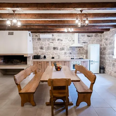 Didova Kuca, With Private Pool Near Rogoznica,sleeps 9