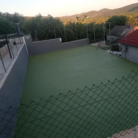 Didova Kuca, Holiday Home With Private Pool Near Rogoznica,Sleeps 9