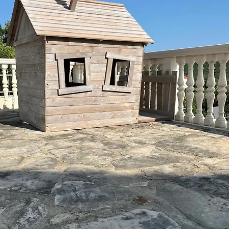 Didova Kuca, Holiday Home With Private Pool Near Rogoznica,Sleeps 9 Villa Podorljak