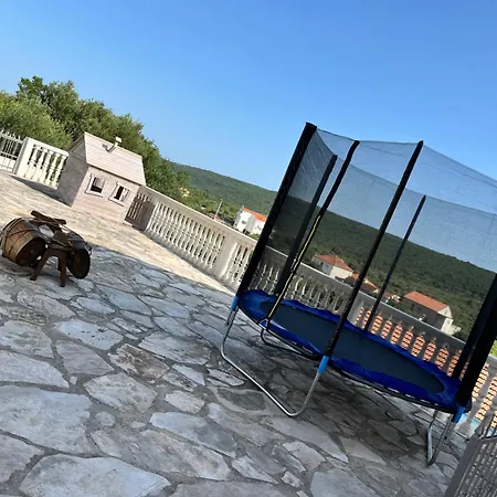 Didova Kuca, Holiday Home With Private Pool Near Rogoznica,Sleeps 9 *