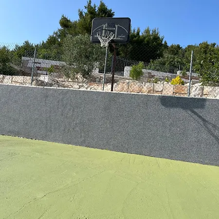 Didova Kuca, Kamena Sa Bazenom U Blizini Rogoznice Villa