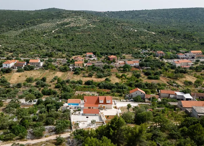 Didova Kuca, With Private Pool Near Rogoznica,sleeps 9