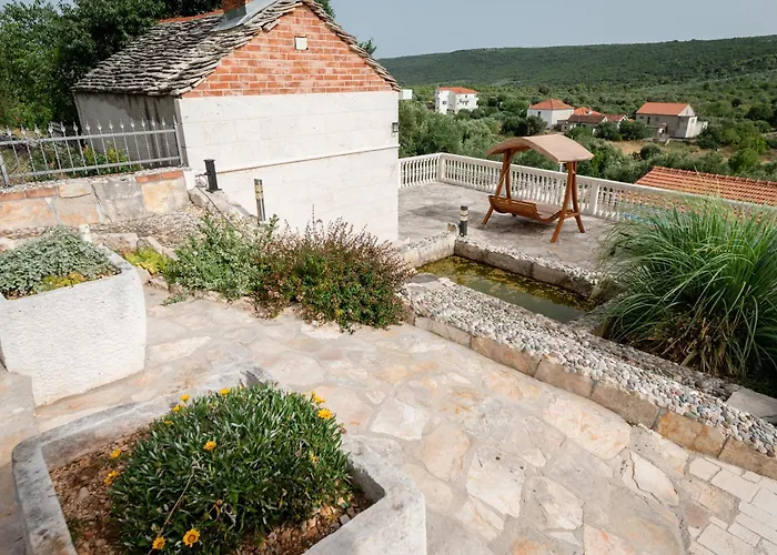 Didova Kuca, With Private Pool Near Rogoznica,sleeps 9 别墅 Podorljak
