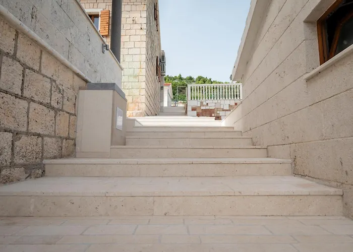 别墅 Didova Kuca, With Private Pool Near Rogoznica,sleeps 9