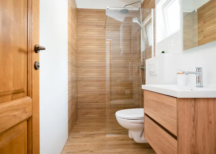 Didova Kuca, With Private Pool Near Rogoznica,sleeps 9 * Podorljak