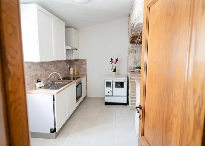 Didova Kuca, With Private Pool Near Rogoznica,sleeps 9