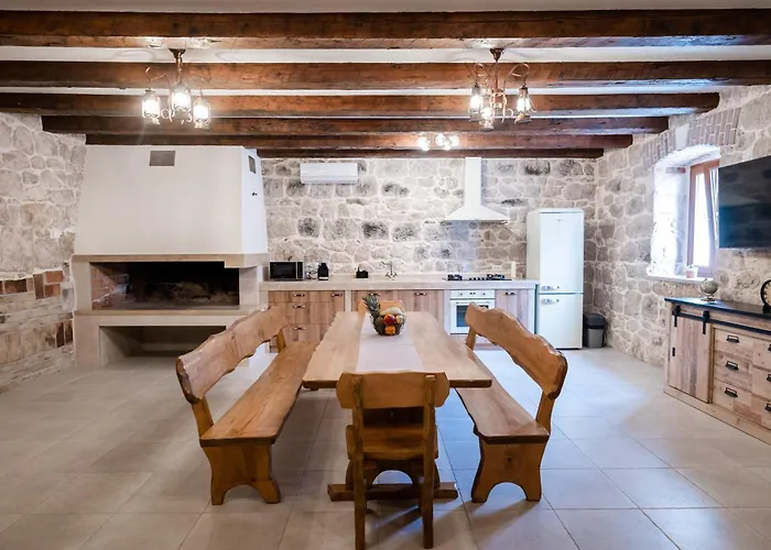 Didova Kuca, With Private Pool Near Rogoznica,sleeps 9