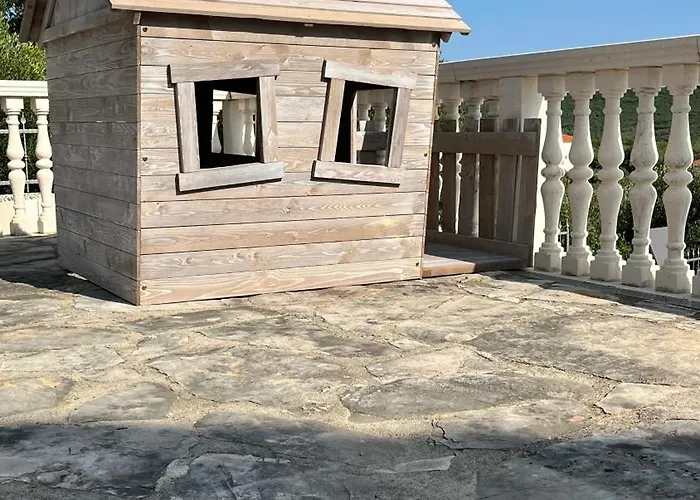 Didova Kuca, With Private Pool Near Rogoznica,sleeps 9 别墅 Podorljak